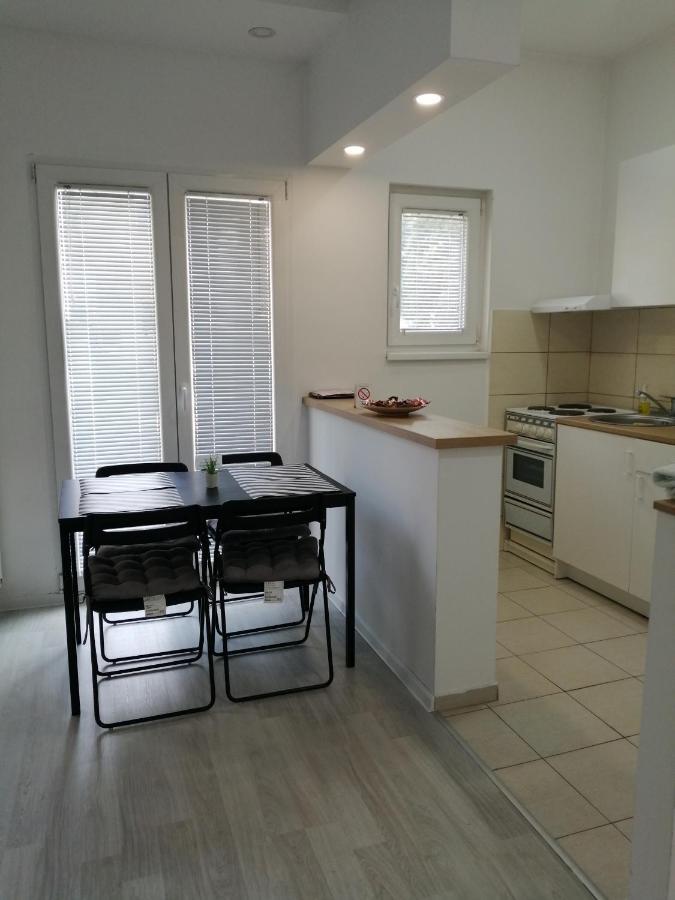 Apartment Teodora Belgrad Exteriör bild